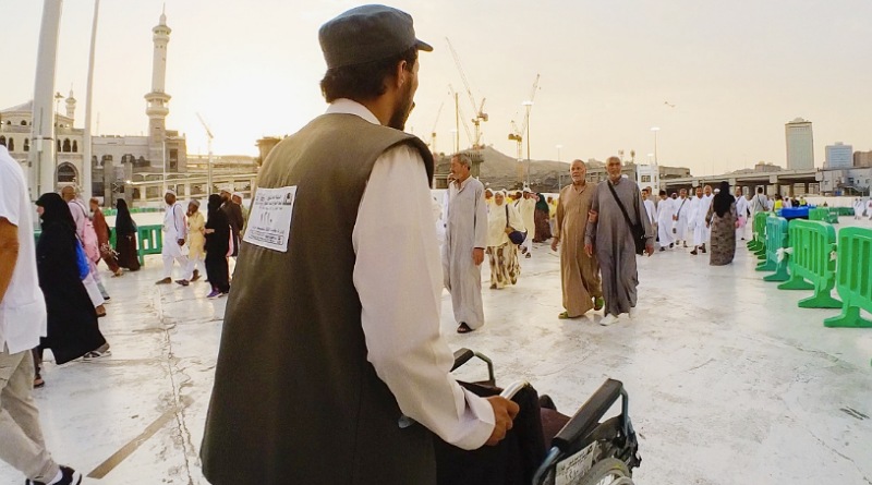 Saat Tawaf dan Sa’i di Masjidil Haram, Jemaah Haji Dihimbau Gunakan Jasa Kursi Roda Resmi