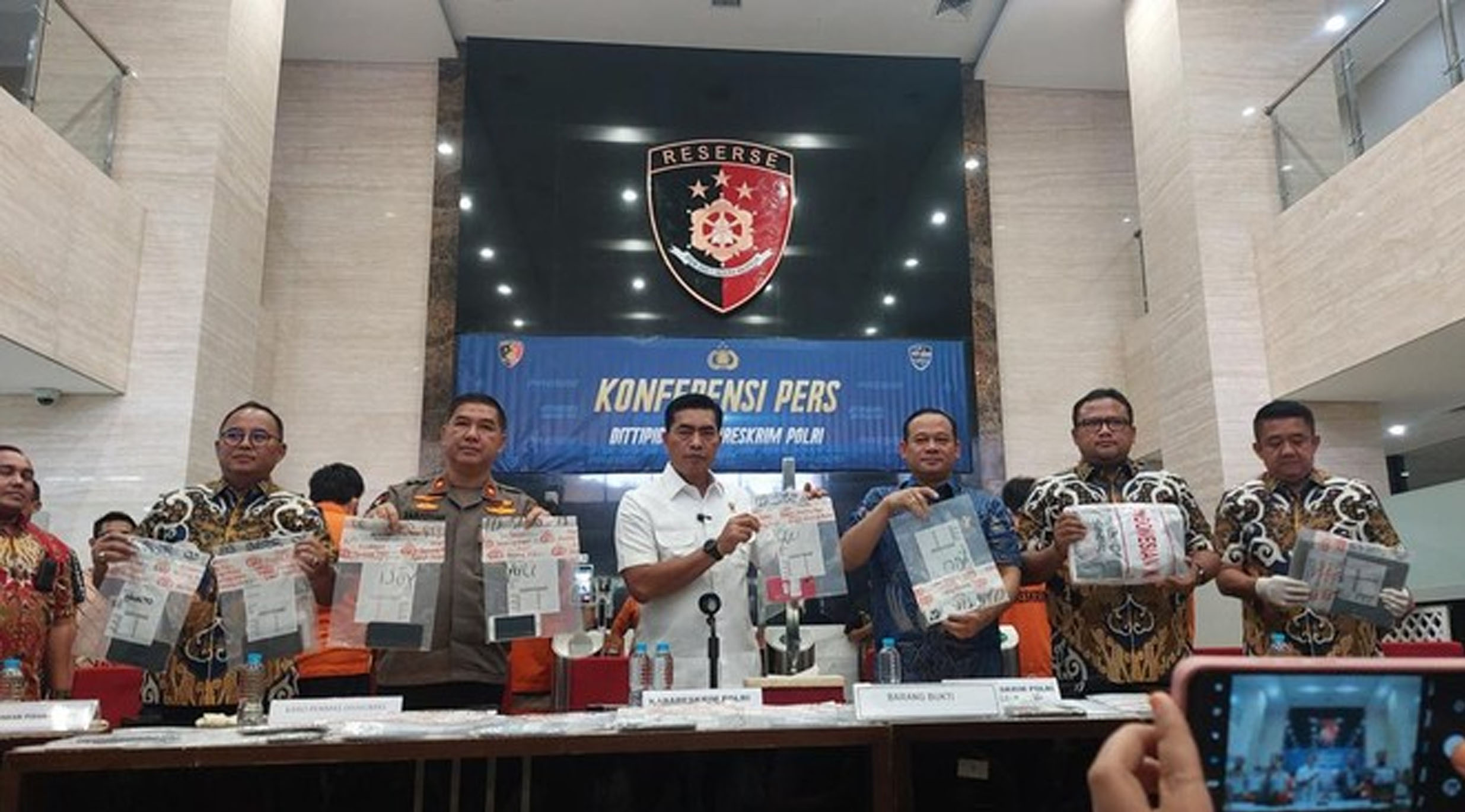 Buntut Terbongkarnya Mafia IMEI, Sebanyak 176 Ribu iPhone di Indonesia akan Dimatikan