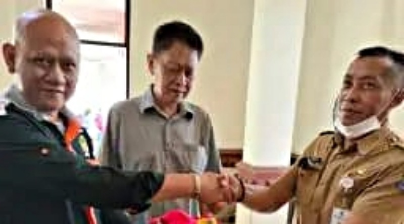 Kosgoro Jatim Beri Kado CD dan BH untuk Komisi D DPRD Surabaya