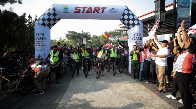 Ribuan Pesepeda Meriahkan Fun Bike ‘Tribute to Soekarno’ di Kota Bandung