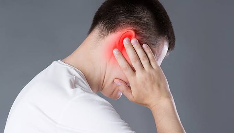 Mengatasi Nyeri Telinga: Gejala dan Pengobatan