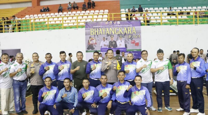 Sambut Hari Bhayangkara ke-78, Polresta Bandung Menggelar Turnamen Bola Voli