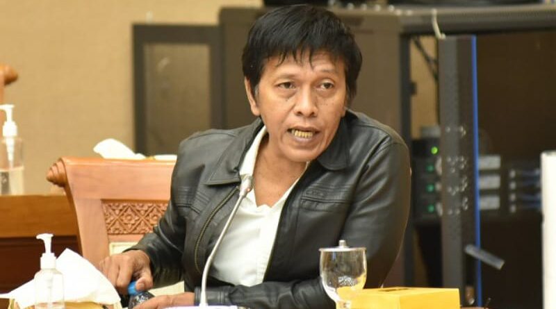 Adian Napitupulu dan Pertahanan PDIP Terhadap Serangan Media Sosial