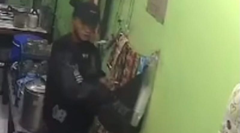 Peristiwa Mengejutkan di Warteg Jl. Kebon Jati Bandung