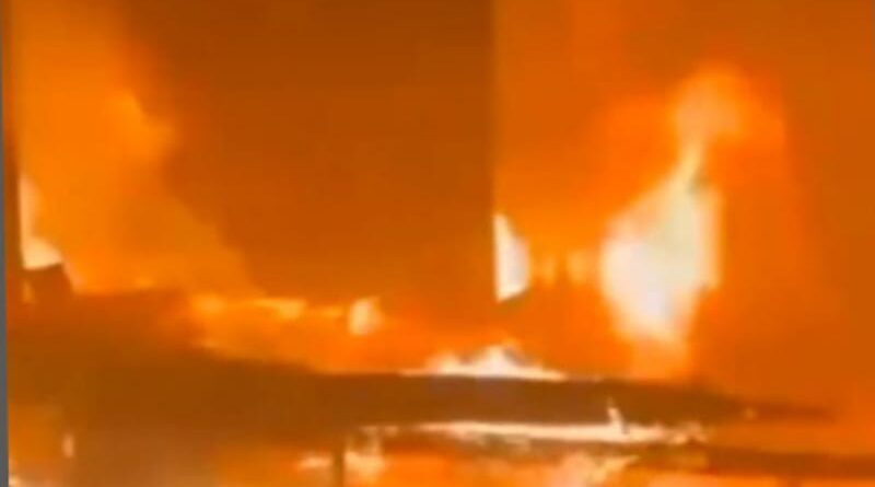 Kebakaran Menghanguskan Rumah di Jalan Semeru Raya Ujung, Grogol Petamburan, Jakarta Barat