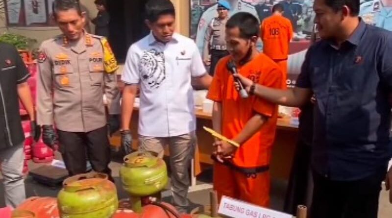 Direktorat Kriminal Khusus Polda Banten Ungkap Praktik Pengoplosan Gas Elpiji 3 Kilogram ke Ukuran 5, 12, dan 50 Kilogram