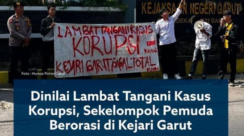 KAMMI Garut Gelar Aksi Unjuk Rasa di Depan Kantor Kejaksaan Negeri Garut