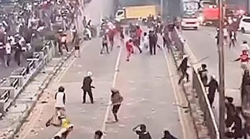 Kericuhan di Bawah Tanah, Tawuran Warga di Pasar Gembrong Menghebohkan