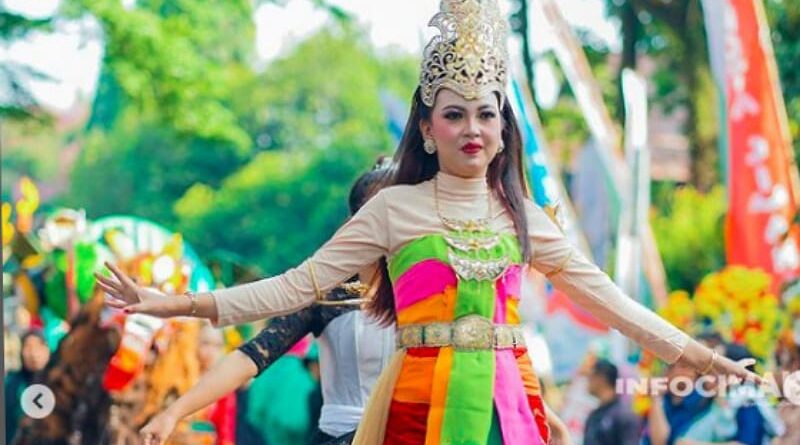 Antusiasme Warga Cimahi di Kirab Budaya Ngarak Cai: Merayakan Identitas Kultural