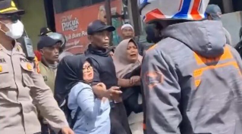 Pembongkaran Warung di Kawasan Puncak – Bogor: Perlawanan dan Penolakan