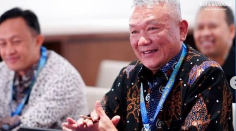 Pj Walikota Bandung Paparkan Evaluasi Tahap I di Kementerian Komunikasi dan Informatika