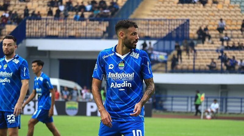 Tyronne Sandows: Harapan Baru untuk Persib Bandung di Musim Depan