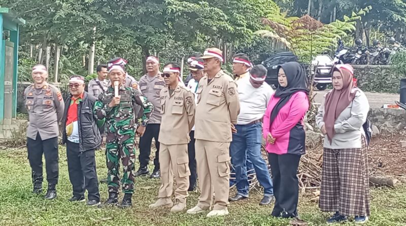 Dalam Rangka HUT Bhayangkara Ke-78,  Gerakan Penanaman Pohon Polsek Nagreg di Desa Citaman