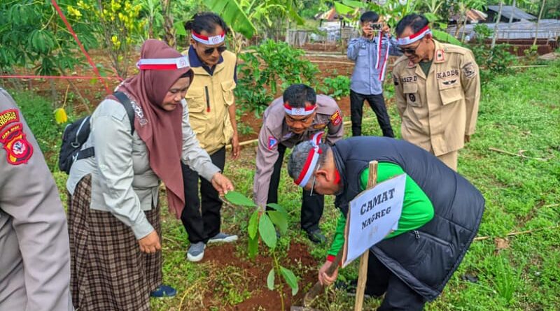Penanaman Pohon di Nagreg, Camat Enjang Wahyudin: Wujud Kepedulian terhadap Alam dan Lingkungan