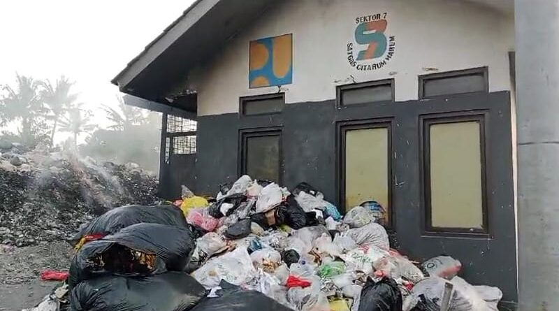 Lipsus : 15 Orang di Baleendah Terkena ISPA,  Buntut Pembakaran Sampah di TPS Sukamukti