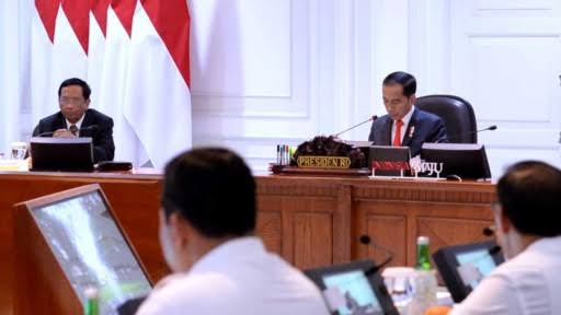 Melemahnya Nilai Rupiah, Jokowi Panggil Menkeu Dan Gubernur BI