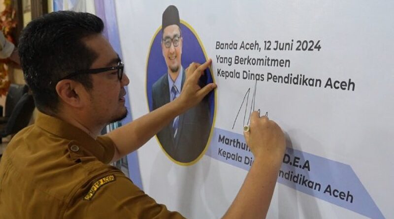 Kepala Dinas Pendidikan Aceh Pimpin Penandatanganan Deklarasi Komitmen Pembangunan Zona Integritas