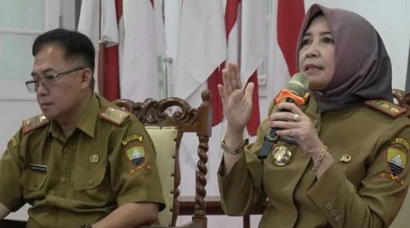 Pj. Sekda Sumedang Tuti Ruswati Ekspos Evaluasi AKIP 2024: Fokus pada Penurunan Stunting dan Kemiskinan