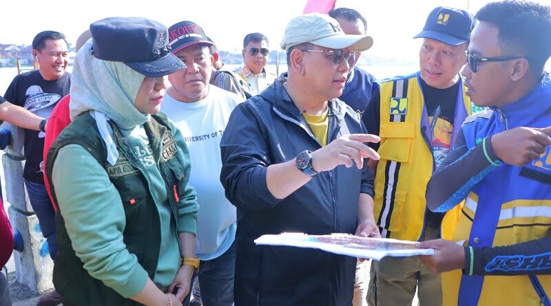 Pj Walikota Palembang, Dr. A. Damenta, Tunjukkan Komitmen Kebersihan dengan Tinjau Gotong Royong di 11 Ulu