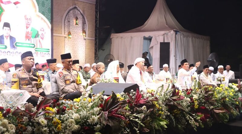 Perkuat Kebersamaan Melalui Lantunan Sholawat dan Ceramah Kebangsaan