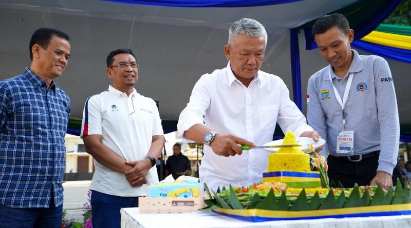 Bambang Resmikan Bulan Bakti Gotong Royong Masyarakat Kota Bandung