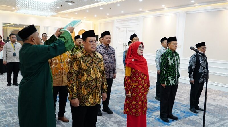 Sekjen Kemenag Lantik Sejumlah Pejabat Eselon III dan IV, Dorong Profesionalisme dan Integritas**