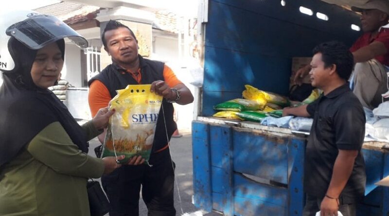 Operasi Pasar Murah di Sumedang Sukses Jual 30 Ton Beras