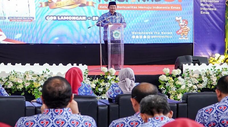 Puncak Peringatan Harganas ke-31 di Lamongan: Bupati Yuhronur Efendi Tekankan Pentingnya Peran Keluarga dalam Menciptakan Generasi Tangguh