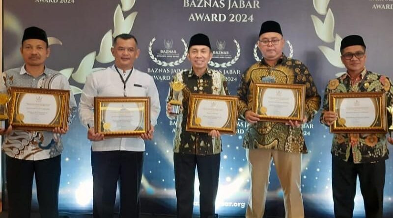 BAZNas Kabupaten Sumedang Raih Tiga Trophy dan Dua Penghargaan Nominasi Terbaik di BAZNas Jabar Award 2024