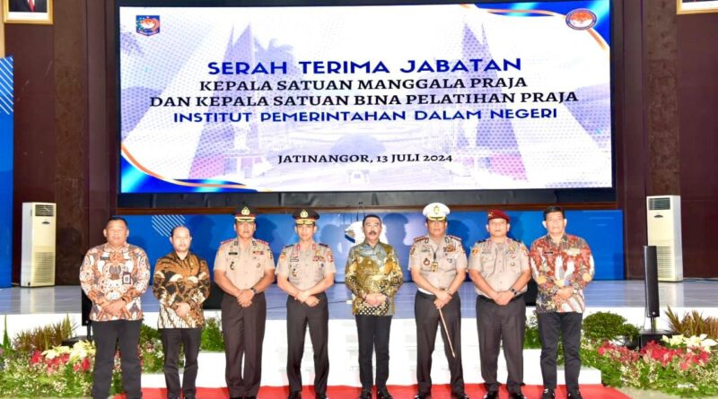 IPDN Kemendagri Lepas 2 Jenderal Kebanggaan Kembali ke Kepolisian RI Dengan Prosesi Pedang Pora