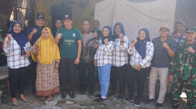 Plt Bupati H Subandi Bersama Baznas Bantu Perbaikan Empat Rumah Warga di Gedangan dan Buduran