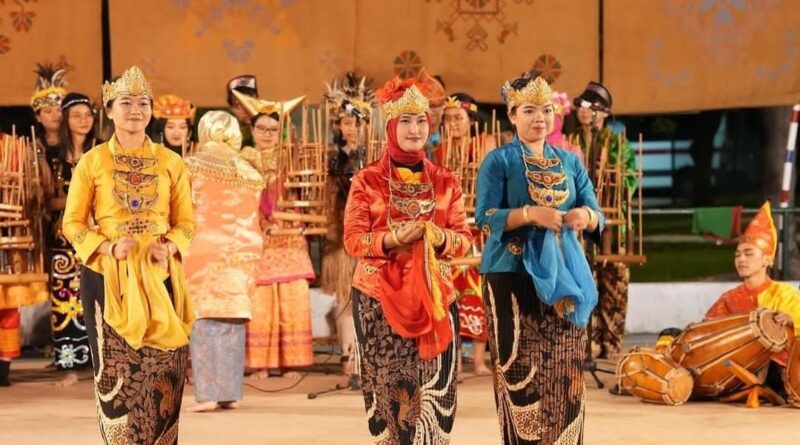 Luar biasa, Bawa Harum Nama Indonesia, Tim Muhibah Angklung guncang Dunia Melalui Pertunjukannya