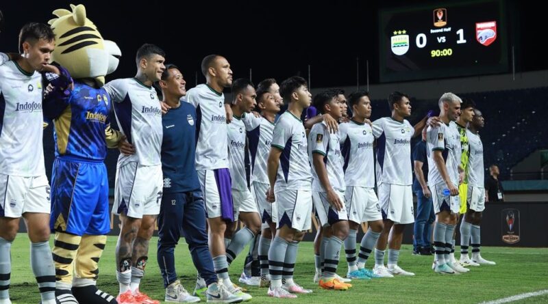 Persib Tumbang di Menit Akhir Lawan Borneo FC, Bojan Hodak: Kesalahan Kolektif!