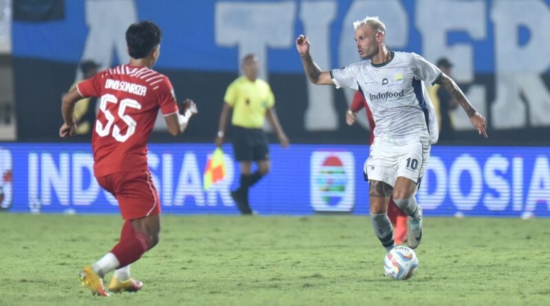 Tyrone Del Pino Ramos Kembali Tampil Membela PERSIB: Penampilan Perdana di Piala Presiden 2024