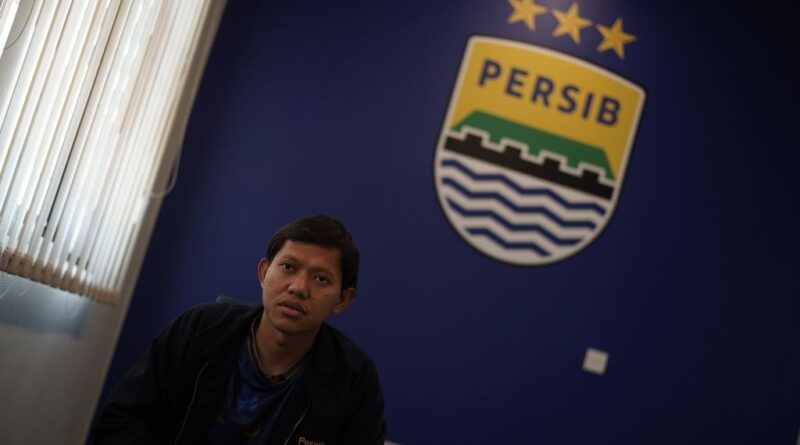 Adam Alis Setyano Resmi Gabung Persib Bandung, Incar Prestasi Gemilang di Liga 1 dan ACL 2!
