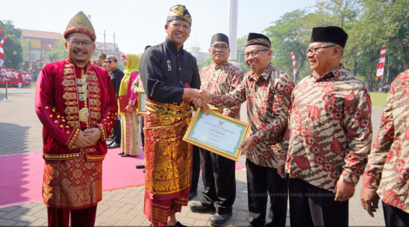 Peringatan HUT ke-79 RI di Pasuruan: Penghargaan Khusus untuk Pendonor Darah 100 Kali