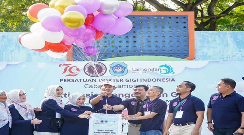 Menyambut Hari Kemerdekaan ke-79, Pemkab Lamongan dan PDGI Gelar Bakti Sosial Pengobatan Gigi Gratis