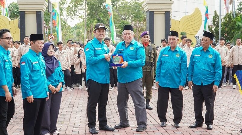 Pak Yes Berangkatkan 1.100 Mahasiswa Unisla untuk KKN di 27 Desa, Fokus Kembangkan UMKM dan Pertanian Lamongan