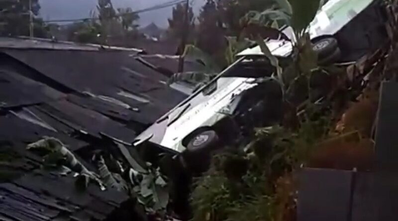 Bus Pariwisata Kecelakaan di Jalan Cikopo Selatan, Sembilan Penumpang Luka