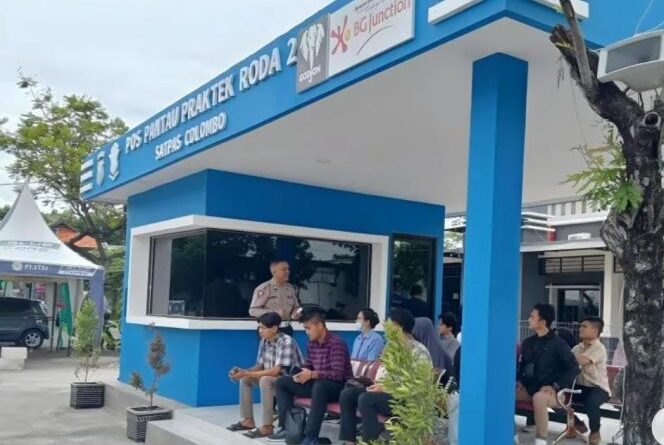 Provos Cek Pelayanan di Satpas Colombo Polrestabes Surabaya, Tutup Akses Masuknya Calo 2024