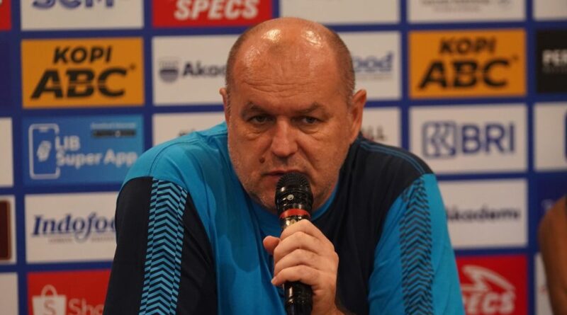 Bojan Hodak Optimistis Sambut Laga Pembuka, Harapkan Dukungan Penuh Bobotoh