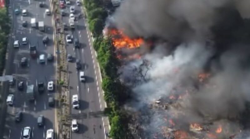 Bangunan Semi Permanen di Pejagalan Terbakar, Upaya Pemadaman Berlangsung