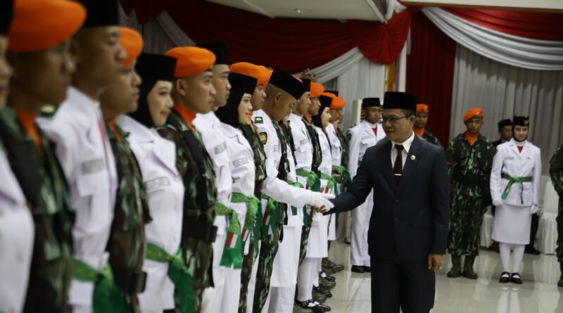 Bupati Dadang Supriatna Kukuhkan Anggota Paskibraka Kabupaten Bandung