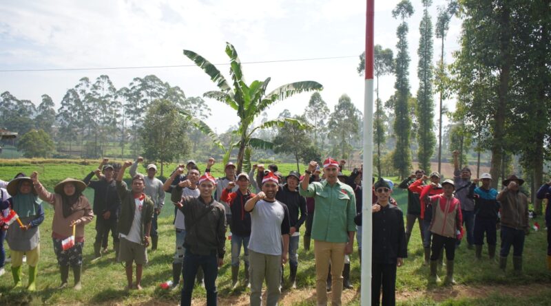 Jadi Instruktur Upacara HUT RI, Ini yang dilakukan Bacawabup Bandung Ali Syakieb bersama Para Petani