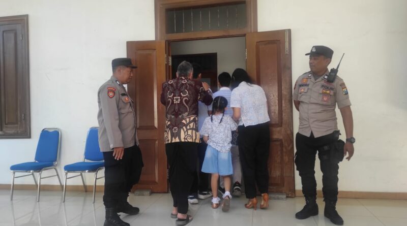 Polisi Sidoarjo Wujudkan Rasa Aman Ibadah di Gereja