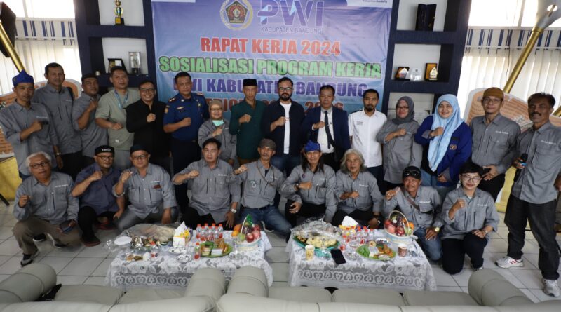 Bupati Bandung Support Rapat Kerja PWI Kabupaten Bandung