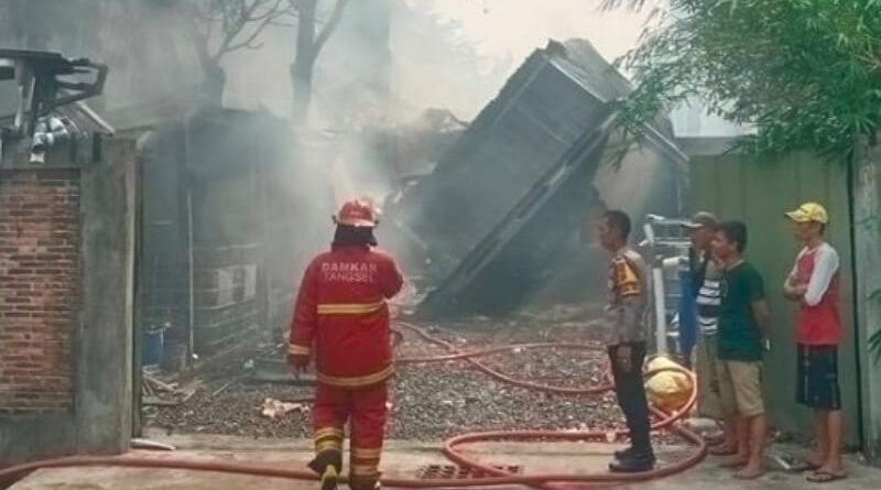 Kebakaran Hebat di PT. Sumber Artha Barokah, Kerugian Capai Lima Miliar Rupiah
