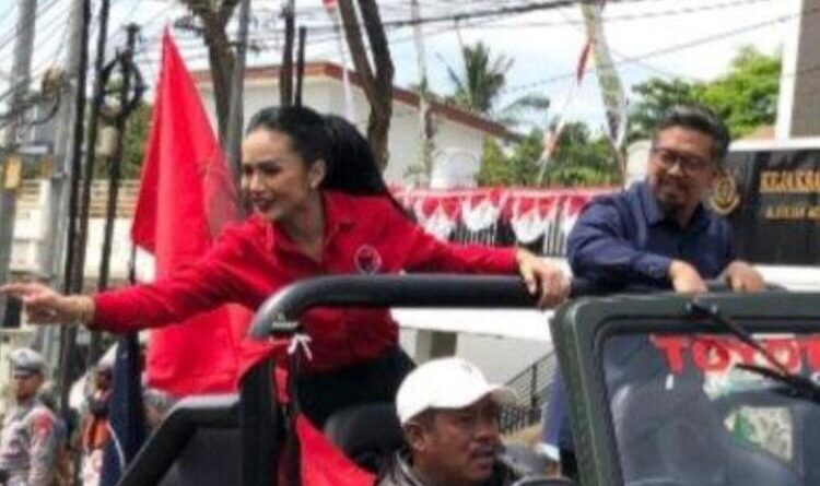 Kris Dayanti Resmi Maju di Pilwali Kota Batu 2024, Didukung Ratusan Pendukung