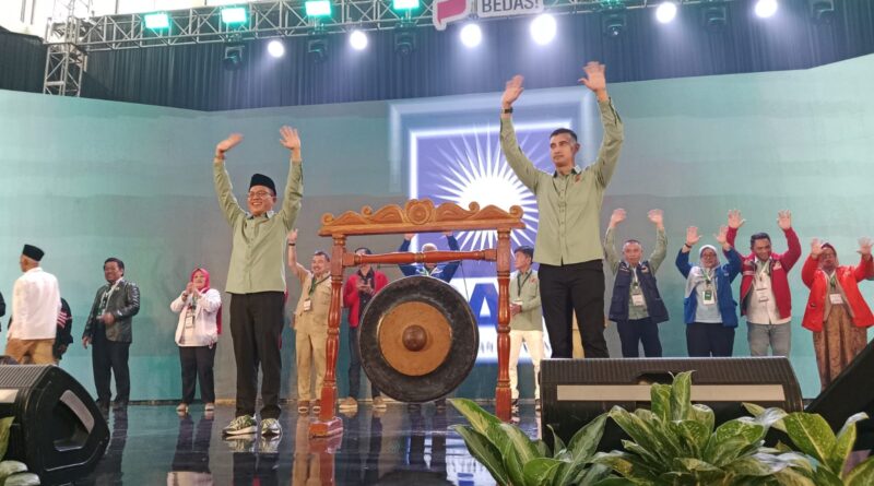 Ribuan Warga Antusias Hadiri Deklarasi Pasangan Dadang Supriatna-Ali Syakieb di Sutan Raja