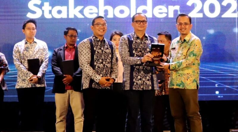 Komitmen Majukan IKM, Bupati Bandung Raih Penghargaan FOKUS BBT dari Kementerian Perindustrian